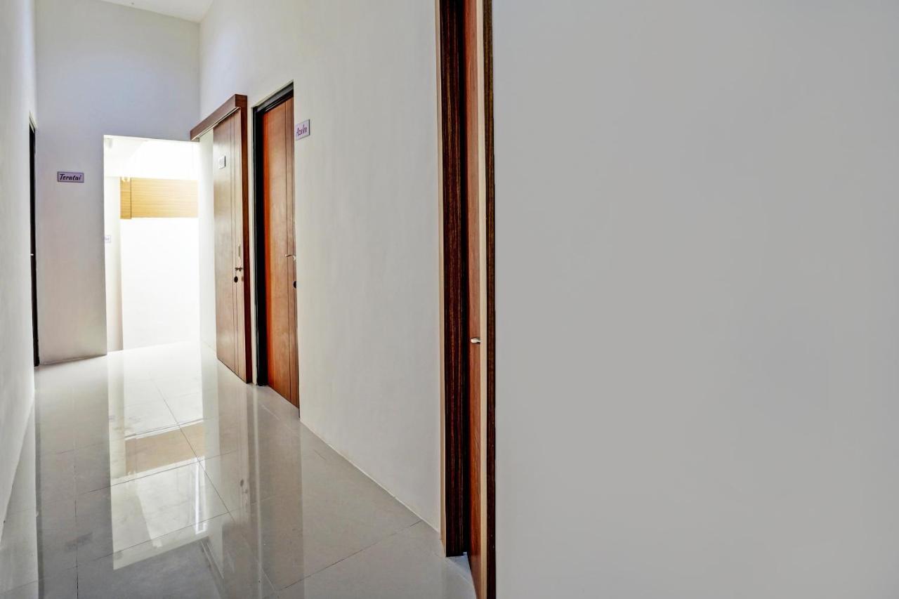 סוראבאיה Oyo 92435 Sunlo Cozy Home Family Homestay Syariah מראה חיצוני תמונה