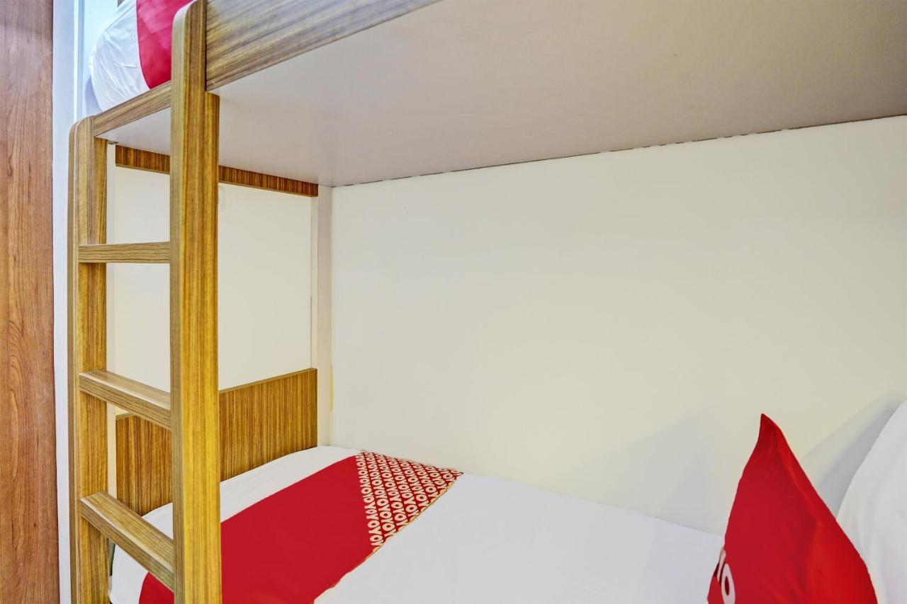 סוראבאיה Oyo 92435 Sunlo Cozy Home Family Homestay Syariah מראה חיצוני תמונה