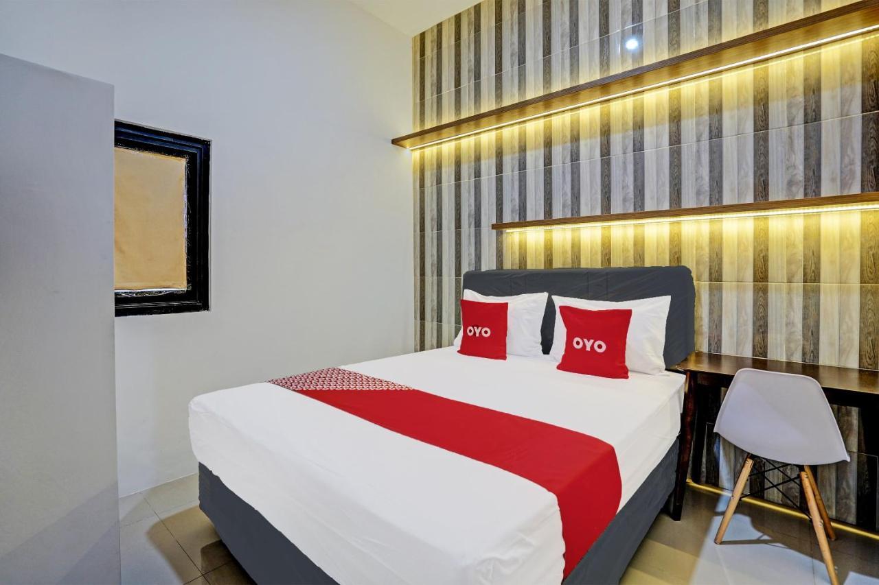 סוראבאיה Oyo 92435 Sunlo Cozy Home Family Homestay Syariah מראה חיצוני תמונה