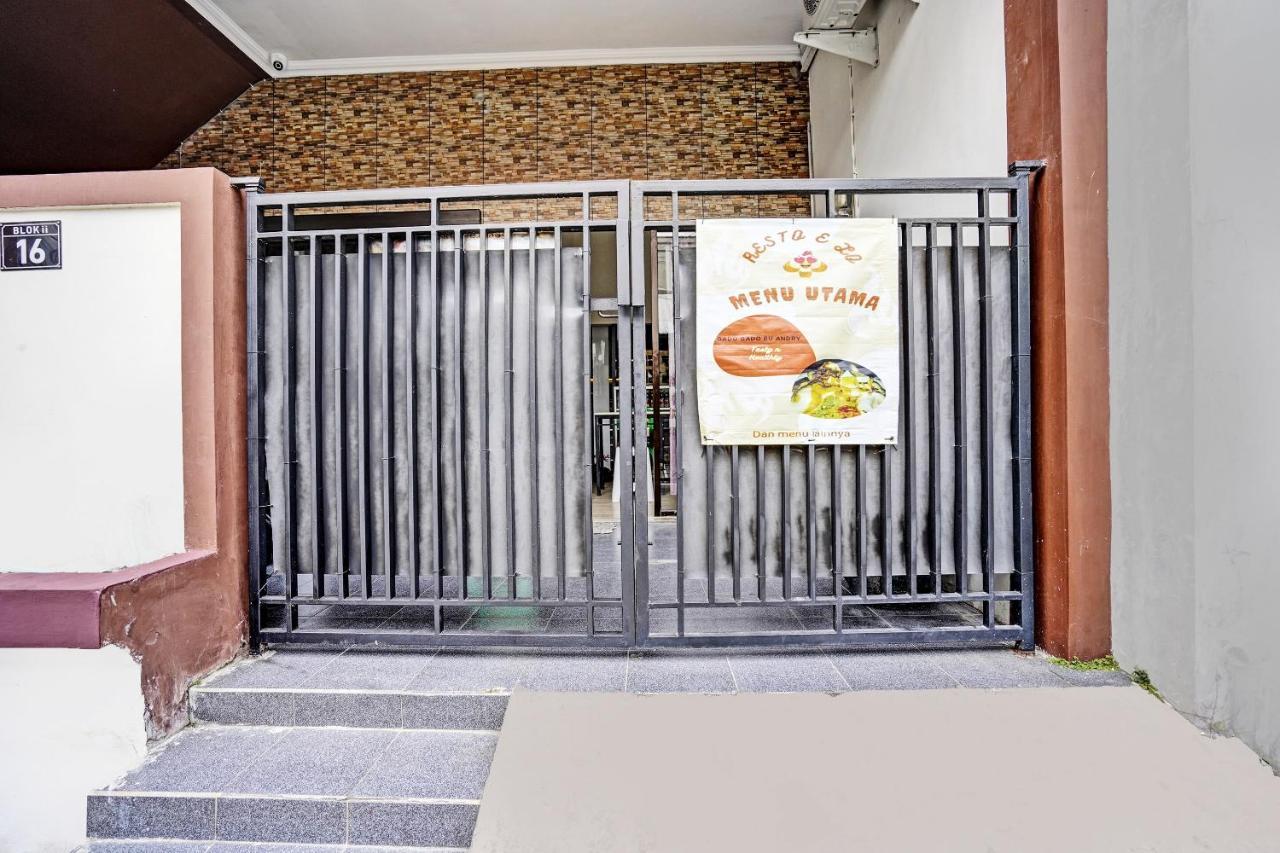 סוראבאיה Oyo 92435 Sunlo Cozy Home Family Homestay Syariah מראה חיצוני תמונה