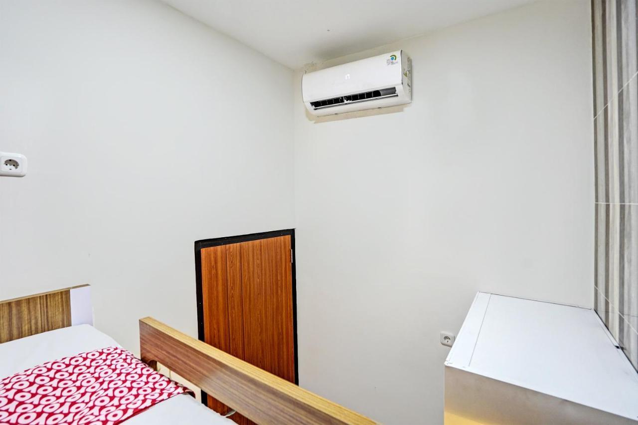 סוראבאיה Oyo 92435 Sunlo Cozy Home Family Homestay Syariah מראה חיצוני תמונה