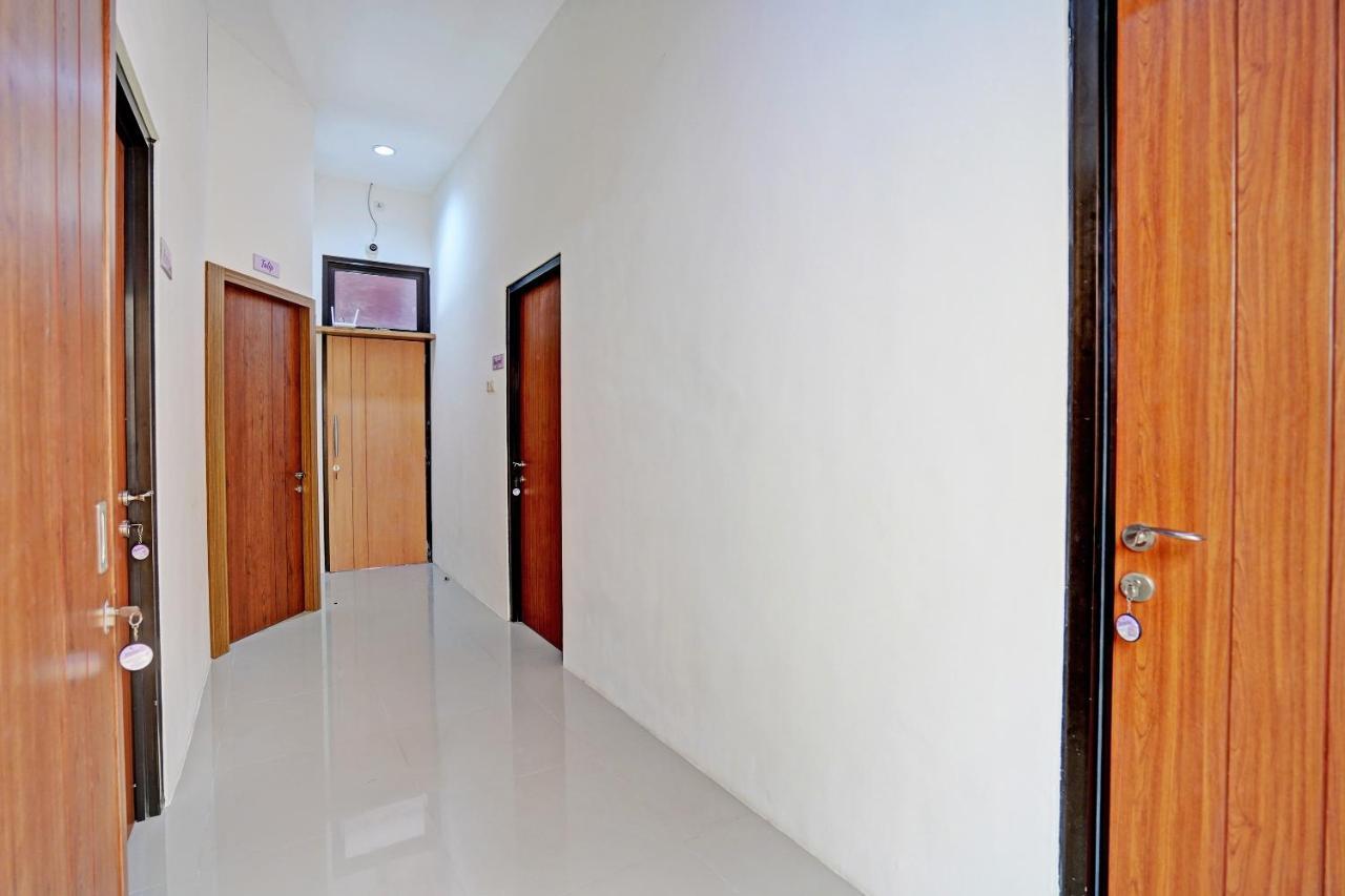 סוראבאיה Oyo 92435 Sunlo Cozy Home Family Homestay Syariah מראה חיצוני תמונה