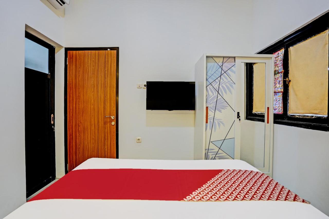 סוראבאיה Oyo 92435 Sunlo Cozy Home Family Homestay Syariah מראה חיצוני תמונה