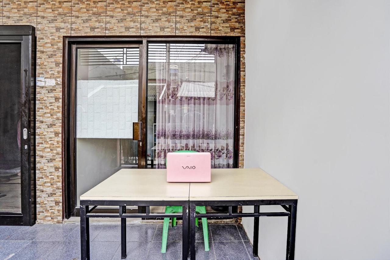 סוראבאיה Oyo 92435 Sunlo Cozy Home Family Homestay Syariah מראה חיצוני תמונה
